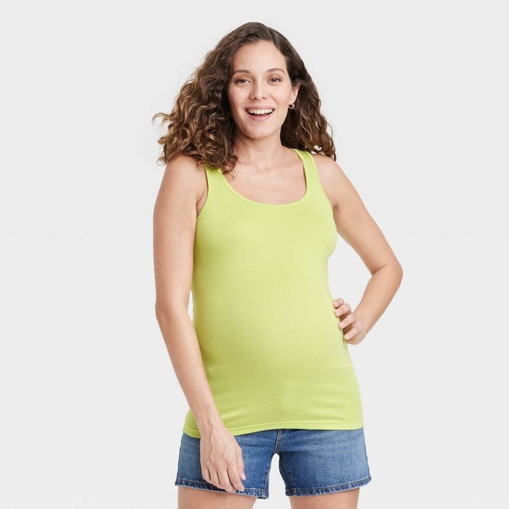 Isabel Maternity by Ingrid & Isabel Size Small Scoop Neck Tank Top in Lime 2340